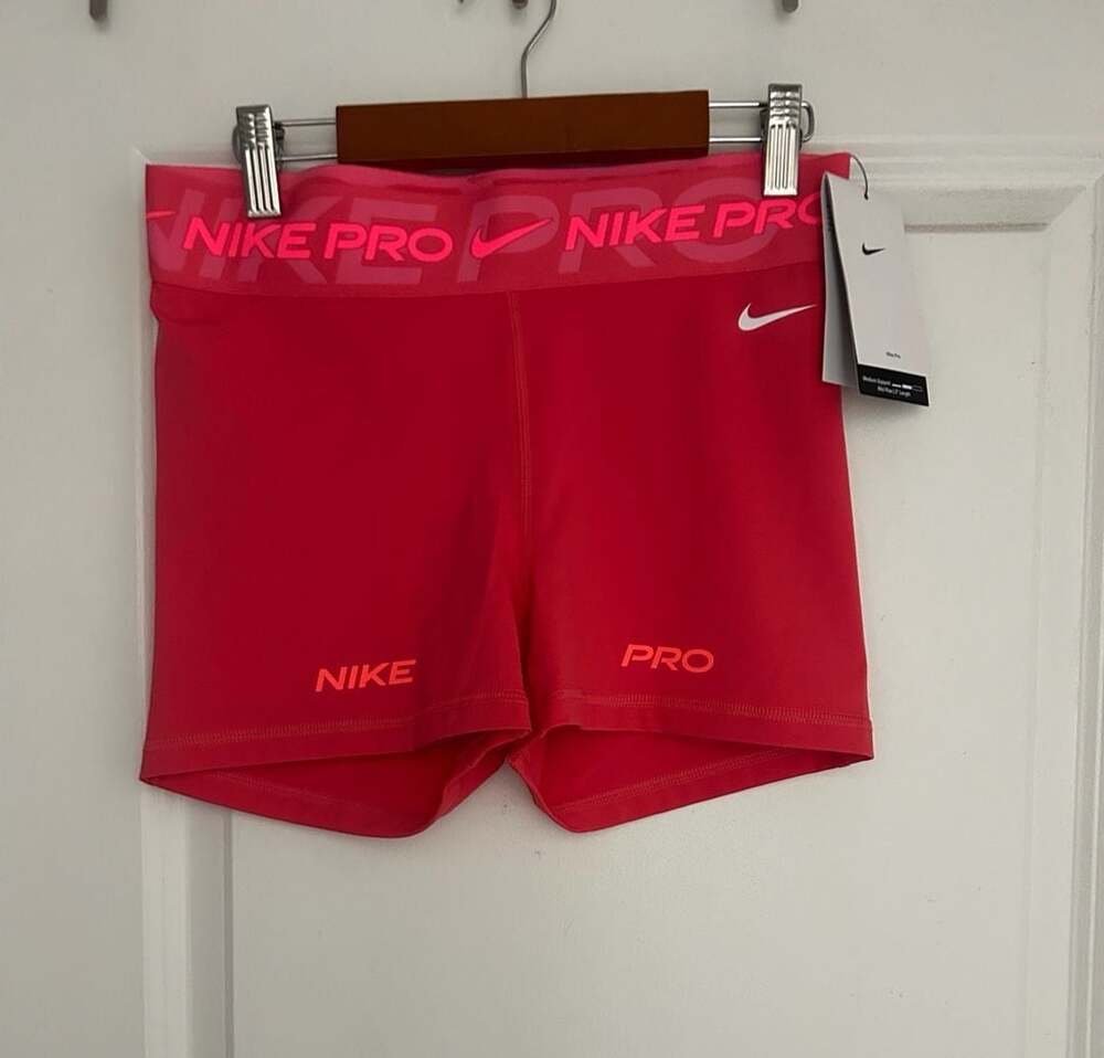 NWT Nike Pro Mid Rise 3 Inch Training Shorts